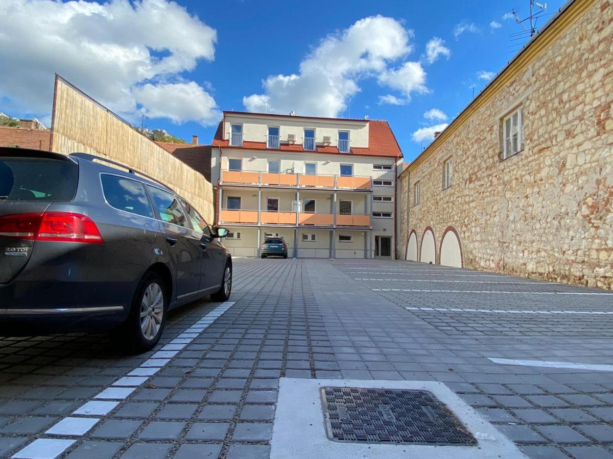 Apartman Dagmar Микулов Екстериор снимка